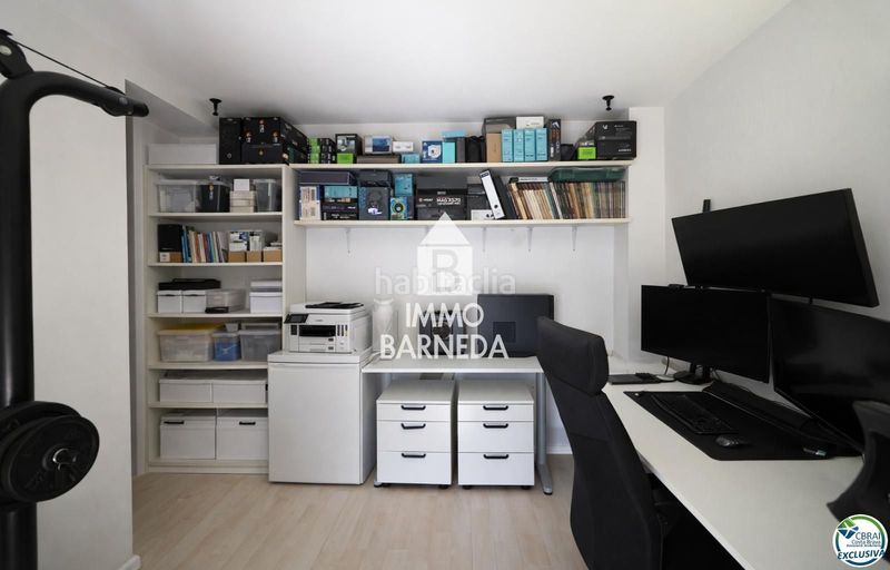 Foto 711910d8-a62f-4994-9051-350fd90268ed. Pis amb calefacció aparcament a Centre Roses