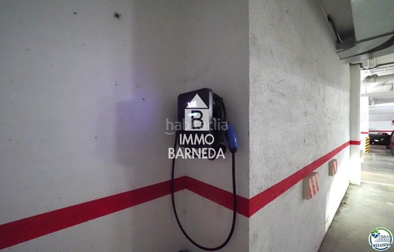 Foto 78359b88-7adf-448e-bdba-92cd9a14208f. Pis amb calefacció aparcament a Centre Roses