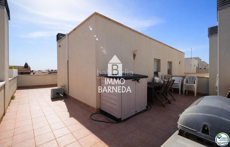 Foto c97fb552-dc17-4391-81e8-db25195856c2. Pis amb calefacció aparcament a Centre Roses