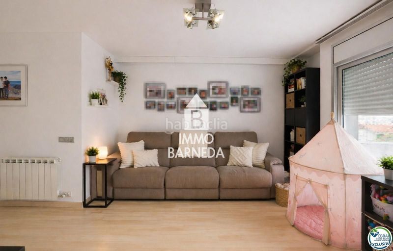 Foto d9790d87-301e-4207-9473-68d22074ecb2. Pis amb calefacció aparcament a Centre Roses