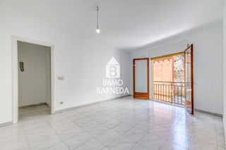 Piso en De la moneda 2. Piso amplio en el coraz�n de castell� demp�ries en finca de solo