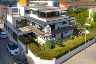 Chalet en Nuria 2. Casa unifamiliar exclusiva con ascensor, jard�n y m�ltiples espa