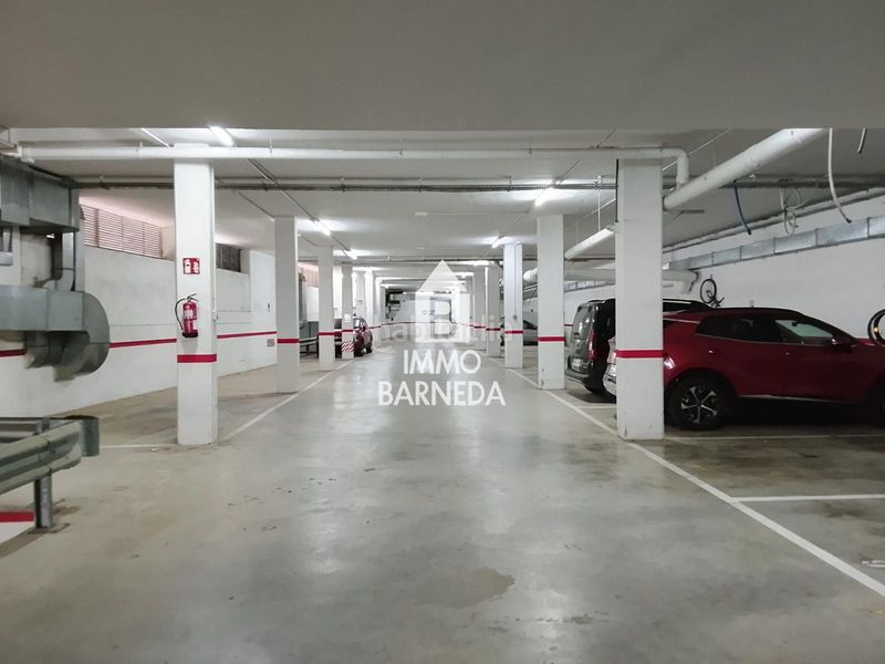 Foto a1b3a2f1-de07-4b1d-915a-343ee6f553a8. Aparcament cotxe a Centre Roses