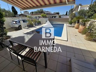 Chalet  Pení 120b. Casa con piscina y licencia turística  sector peni