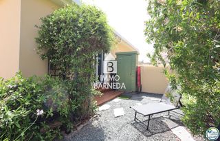 Xalet  Port de la selva 40. A solo 300 metros del mar hogar con encanto en la farella