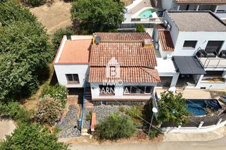 Casa a Andalucia 1. Villa independiente con bonitas vistas y muchas posibilidades en