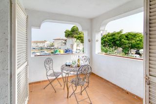 Etagenwohnung in Port canigo 3. Apartamento con amplia terraza orientada al sur en santa margari