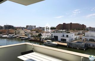 Pis  De la platja 105. Apartamento de 3 habitaciones con piscina y aparcamiento privado