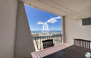 Pis a Delta muga 8. Apartamento reformado con vista al mar en primera línea de playa