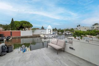 Maison  Carrer port del sol numéro 22. Preciosa casa de pescadores con amarre de 8 m x 3 m