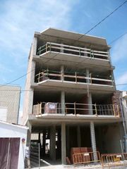 Flat  Carrer cardenal vidal i barraquer. Edificio para terminar