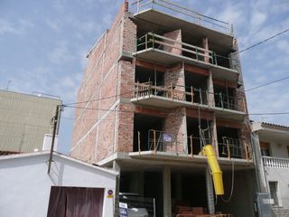 Terreno residencial en Avinguda ramon salomon 13. 7 pisos + 1 local centro ulldeco