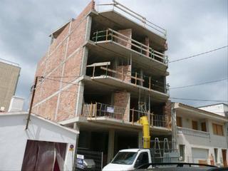 Edifici a Carrer cardenal vidal i barraquer 22. 7 pisos+1 local centro