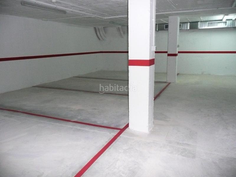 Foto 21715c6f-b131-4f0e-bb8e-75c574da25ce. Aparcament cotxe a Santa Bàrbara