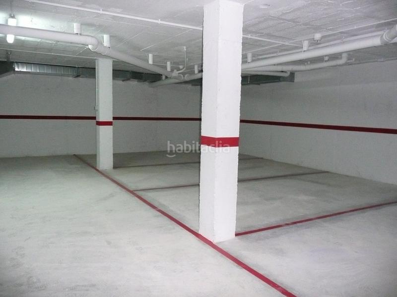 Foto 458543e6-c6ac-4f17-b159-c81c01d6b7d4. Aparcament cotxe a Santa Bàrbara