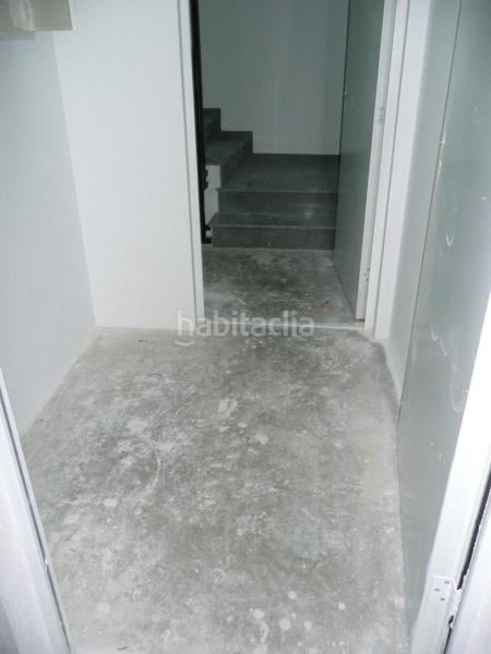 Foto 78c168bc-931f-4f6a-8de3-78749a2e1752. Aparcament cotxe a Santa Bàrbara