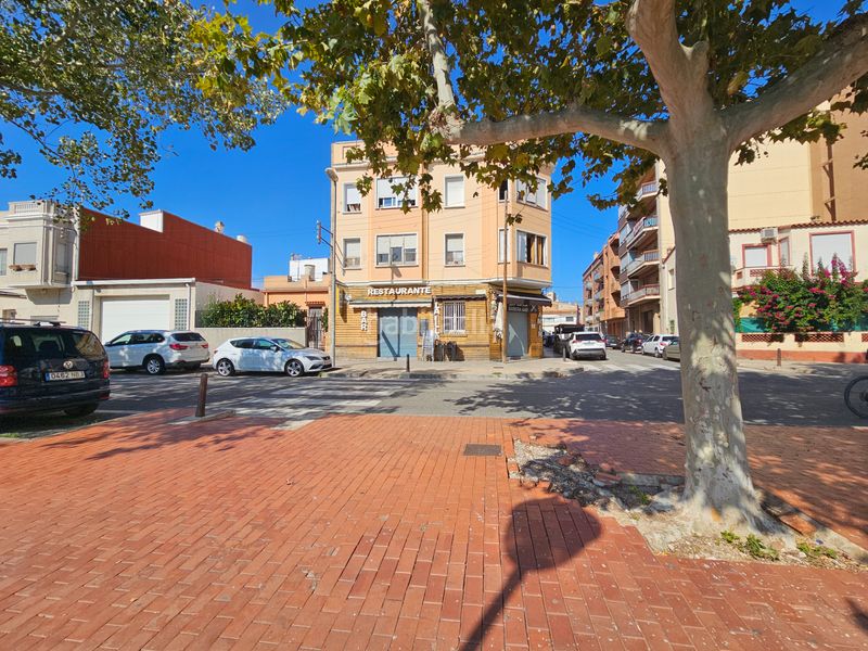 Foto 6031b584-5391-4848-a441-da15213e3cd9. Edificio en passeig de l'ebre 48 ideal inversores en Tortosa