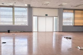 Lloguer Nau industrial a Sant Pere Nord