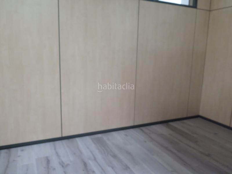 Foto 01bfee43-45b8-4f46-9b7b-33d2bf042e34. Alquiler oficina s con 10 despachos en Egara Terrassa
