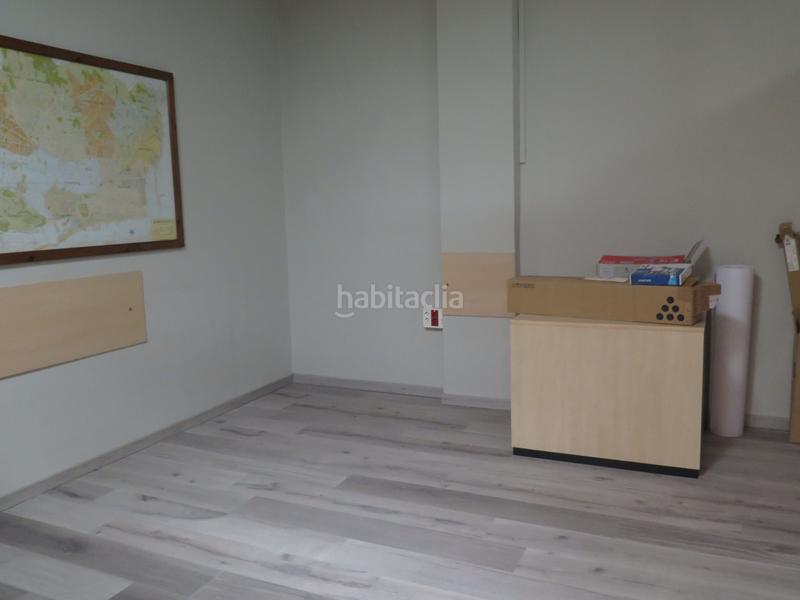 Foto b9895fba-08b4-4e48-94b1-7c96a8d321a5. Miete büro in Egara Terrassa