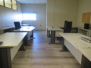 Rent Office space in Egara. Oficinas con 10 despachos