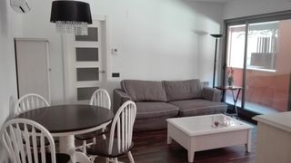 Rent Ground floor in Barri del Centre. Excelente piso con piscina comunitaria y pk