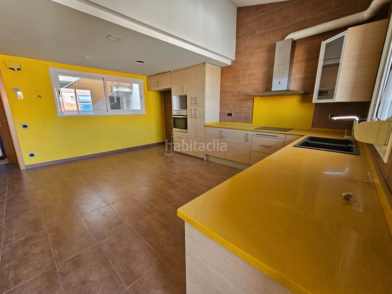 Foto 9d54fdfa-5cc2-44b6-a0ac-99f9f662e921. Casa con riscaldamento in Barri del Centre Terrassa