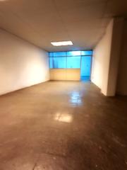 Lloguer Local Comercial a Ca n'Aurell. Amplio local en carrer galileu
