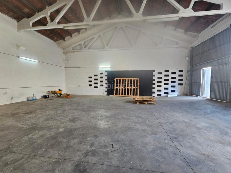 Foto 0348264d-f6a0-4cff-8210-86ec3e188abf. Rent industrial building in Polígon Industrial Santa Margarida Terrassa