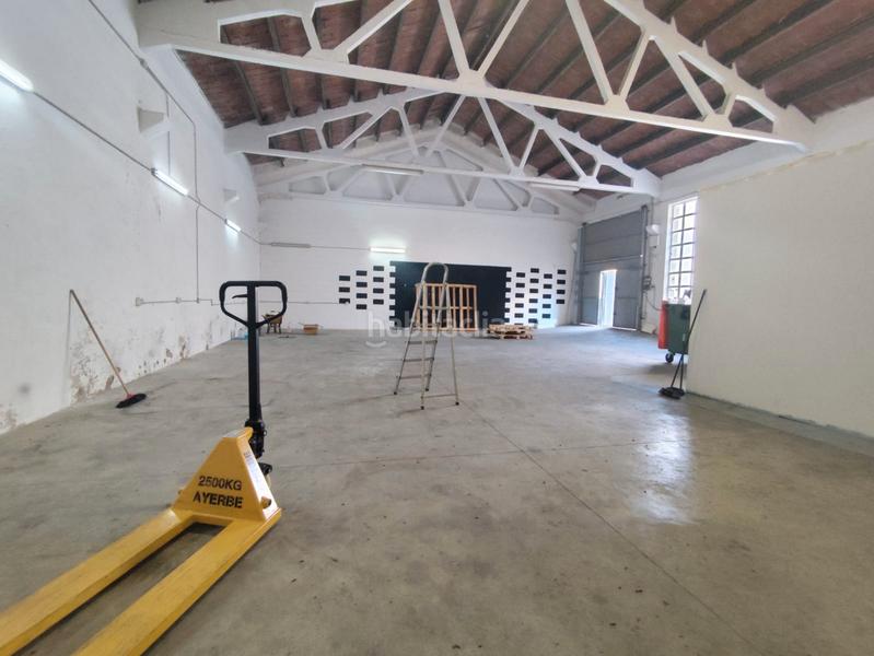 Foto 8fed69a8-d1ae-469c-b9f2-918cbb7b12f9. Rent industrial building in Polígon Industrial Santa Margarida Terrassa