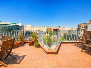 Attique à Barri del Centre. Espectacular ático con terraza