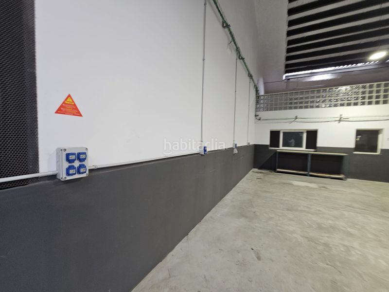 Foto 43c256af-a853-48e5-ae75-40280a1e8b28. Alquiler nave industrial  reformada en Terrassa