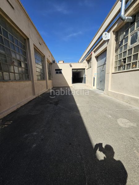 Foto a852accc-5c94-4922-8e6c-89a5a78a4fc0. Alquiler nave industrial  reformada en Terrassa