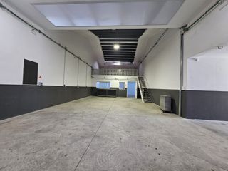 Nau industrial a Montserrat - Vilardell