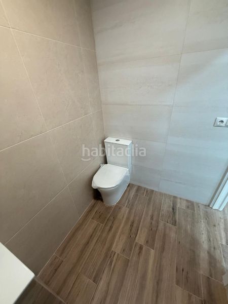Foto 2927657c-9e9f-491b-9497-0c93840f0589. Local comercial a La Gavarra Cornellà de Llobregat