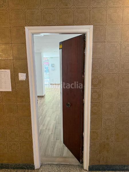 Foto c8c4a809-6ad7-4673-82fd-b06a214f9953. Local comercial a La Gavarra Cornellà de Llobregat