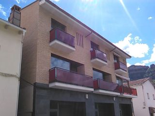 Appartamento in Bagà. Piso con 5 habitaciones y ascensor