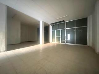 Lloguer Local Comercial  Plaza can monic. Amplio local comercial para distintos usos