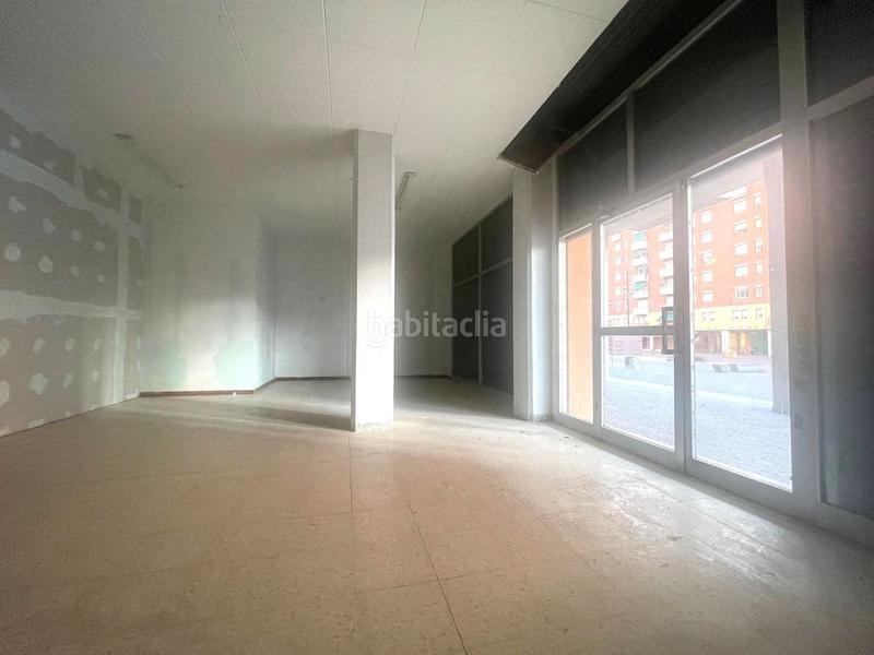 Foto e2ec6191-fc64-4a82-95b9-86d6d809615c. Alquiler local comercial amplio local comercial para distintos usos. en Granollers