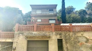 Xalet a Bigues i Riells. Casa en entorno natural de 235m2 sobre parcela de 750m2.