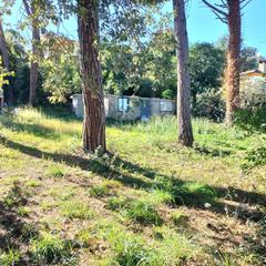 Terreny residencial a Carrer carrer de miquel ngel 161. Parcela de 912m2 con pequea edificacin de 35m2