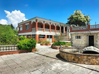 Haus  Carrer roser. Casa de 478m2 sobre parcela de 1232m2 con piscina a reformar