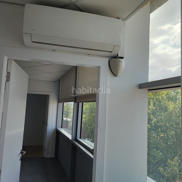 Foto a9ece7c1-7a8e-4e1a-8207-bf5f23ee4c60. Location bureau dans carrer de francesc teixidó 5 dans Badalona