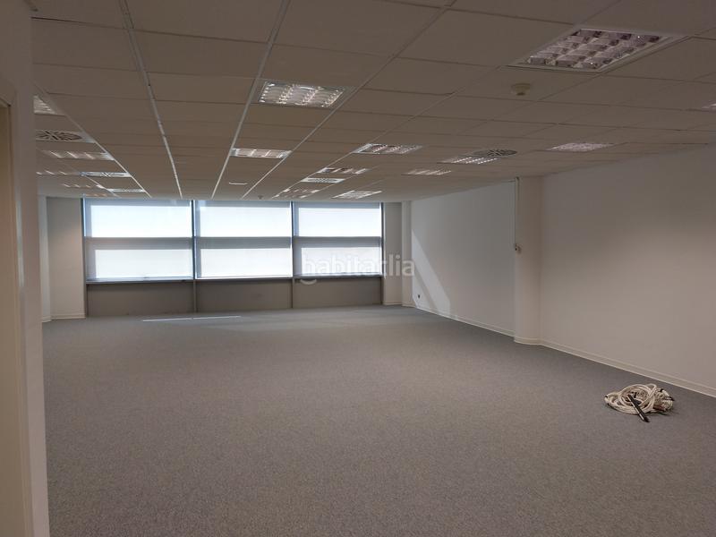 Foto bc03c853-4094-4870-a514-8b71572cc322. Alquiler oficina en avenida del maresme 44 nova oficina en lloguer equipada a granland sud en Badalona