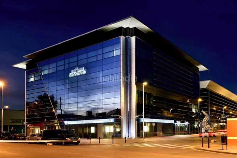 Foto 72a37fdd-3cb7-4284-b4c3-2e5539b5b9b0. Lloguer oficina a avenida del maresme 44 a El Remei Badalona