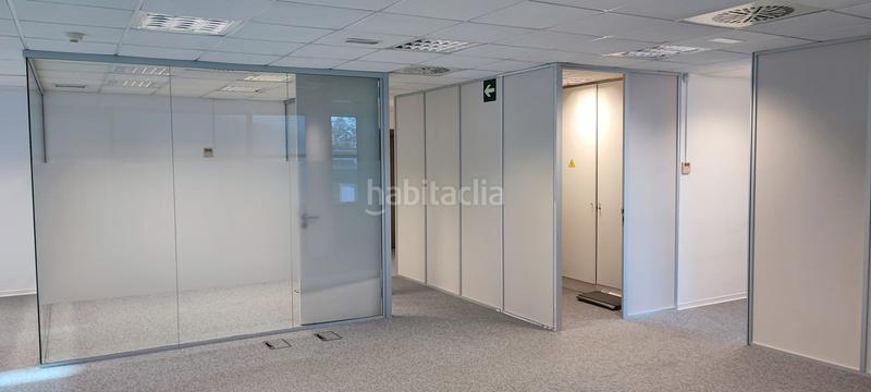 Foto 71387bb0-b7dd-423d-b69d-51b5438083bf. Rent office space in avenida del maresme 44 in El Remei Badalona