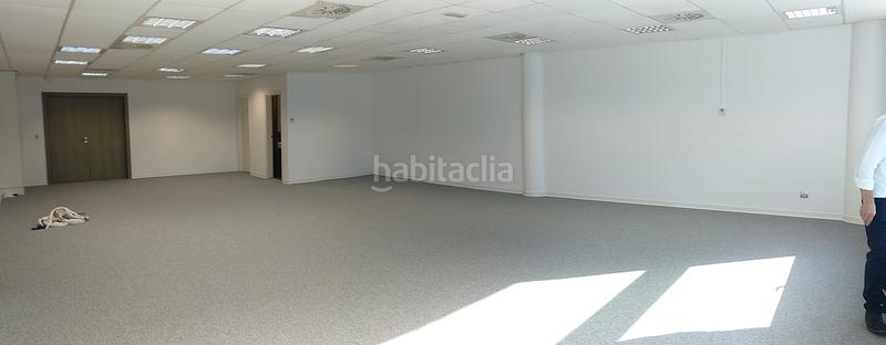 Foto 4a173e6f-c3d0-4656-958c-02e26bad9994. Rent office space in avenida del maresme 44 in El Remei Badalona