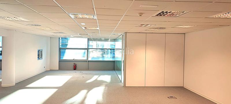Foto 4f37dbfe-7914-4c17-86b5-6cfa26dc3803. Rent office space in avenida del maresme 44 in El Remei Badalona
