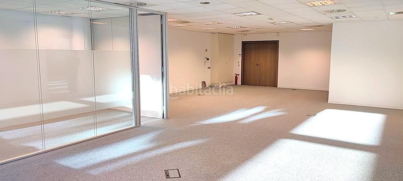 Foto e16095e6-c226-45e7-9224-f082a7e1b5f9. Rent office space in avenida del maresme 44 in El Remei Badalona