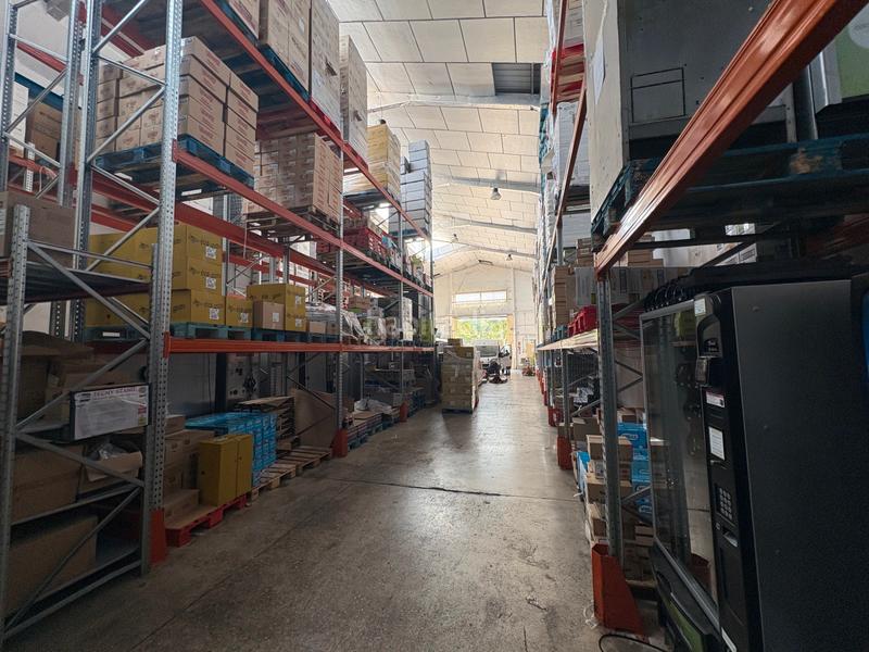 Foto 4d566ce9-39fc-4e0c-b1e2-4acc4822702c. Rent industrial building in avinguda de conflent 70 in Badalona